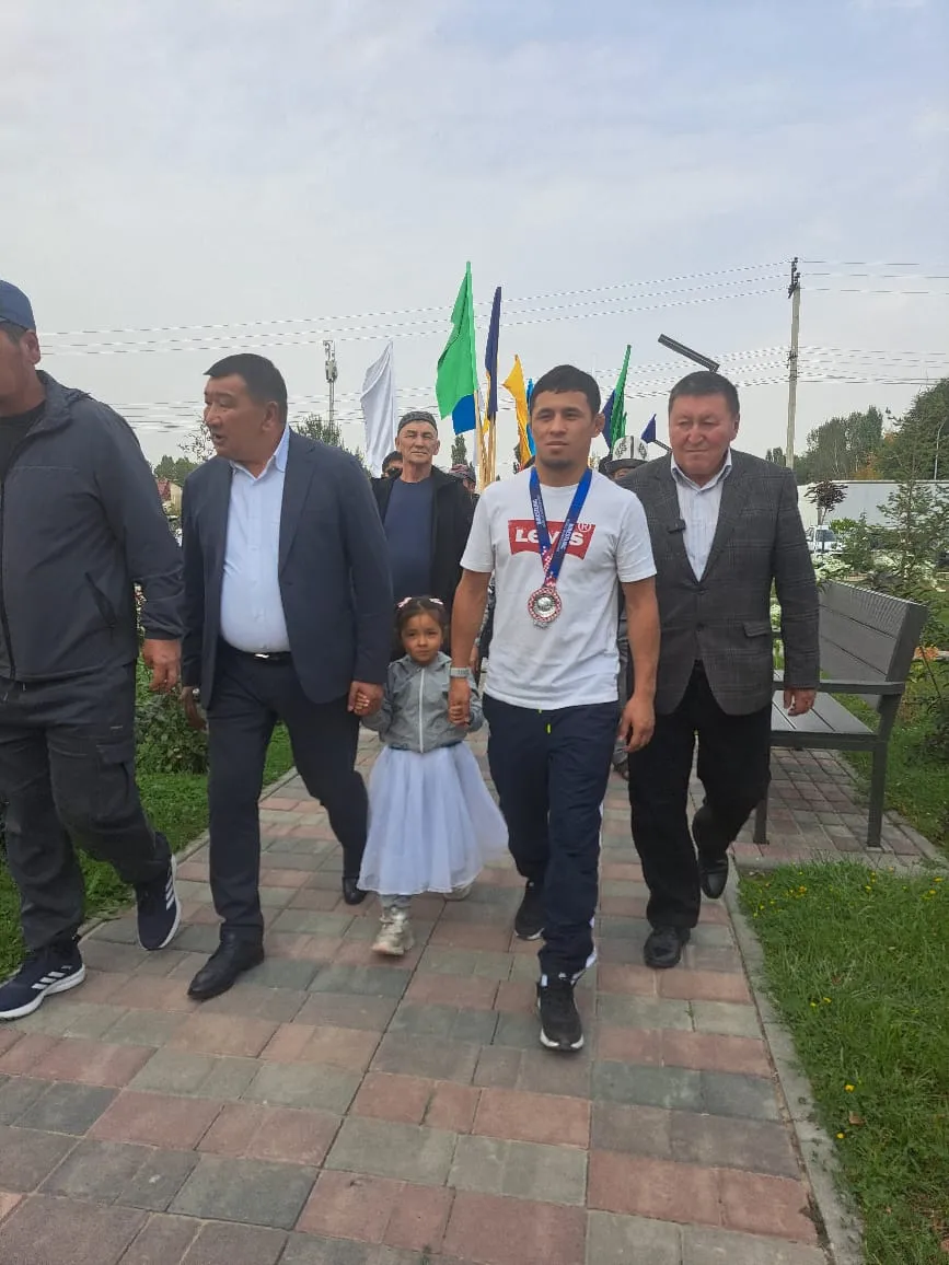 Алмаз уулу Бекзатты тосуп алуу аземи