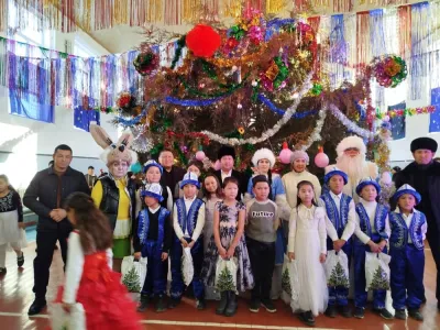 Аярлуу үй-бүлөлөрүнүн балдарына арналган атайын жаңы жылдык балаты